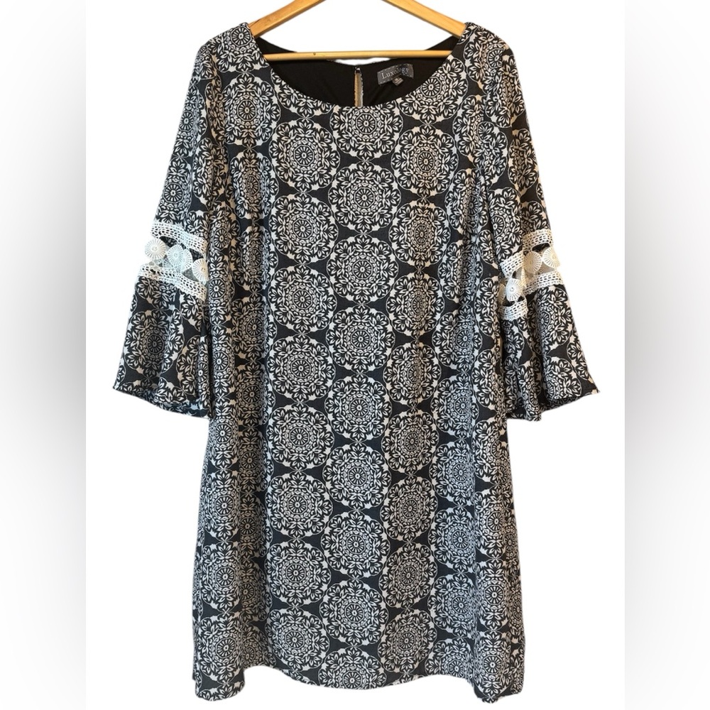 Luxology Boho Dress Womens 16 Gray Floral Bell Sleeve Crochet Lined Flowy